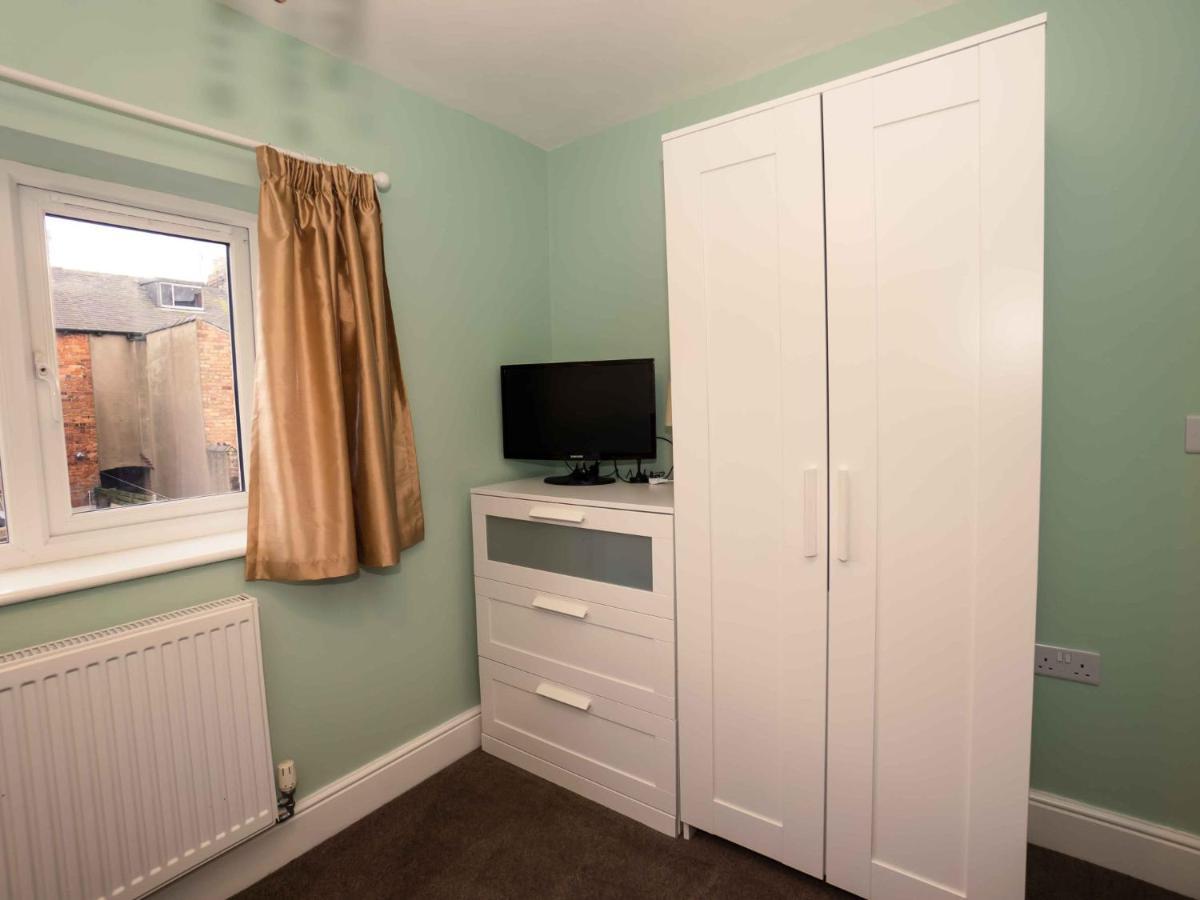 Pass The Keys Newly Renovated 2 Bedroom Apartment And Free Parking Scarborough Exterior foto